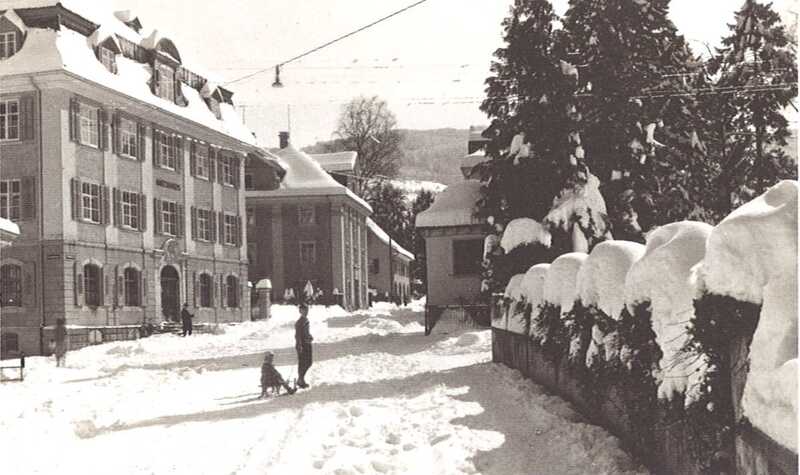 In schneereichen Wintern: Schlitteln vom Mariaberg bis über die Kirchstrasse hinaus.